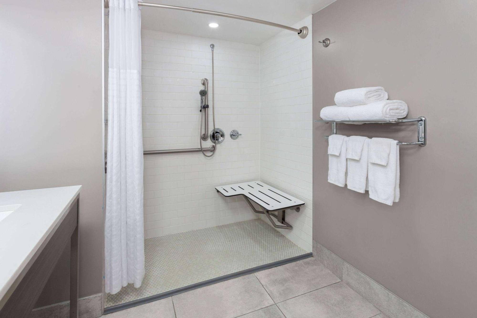 Super 8 By Wyndham Baltimore Northwest Buitenkant foto