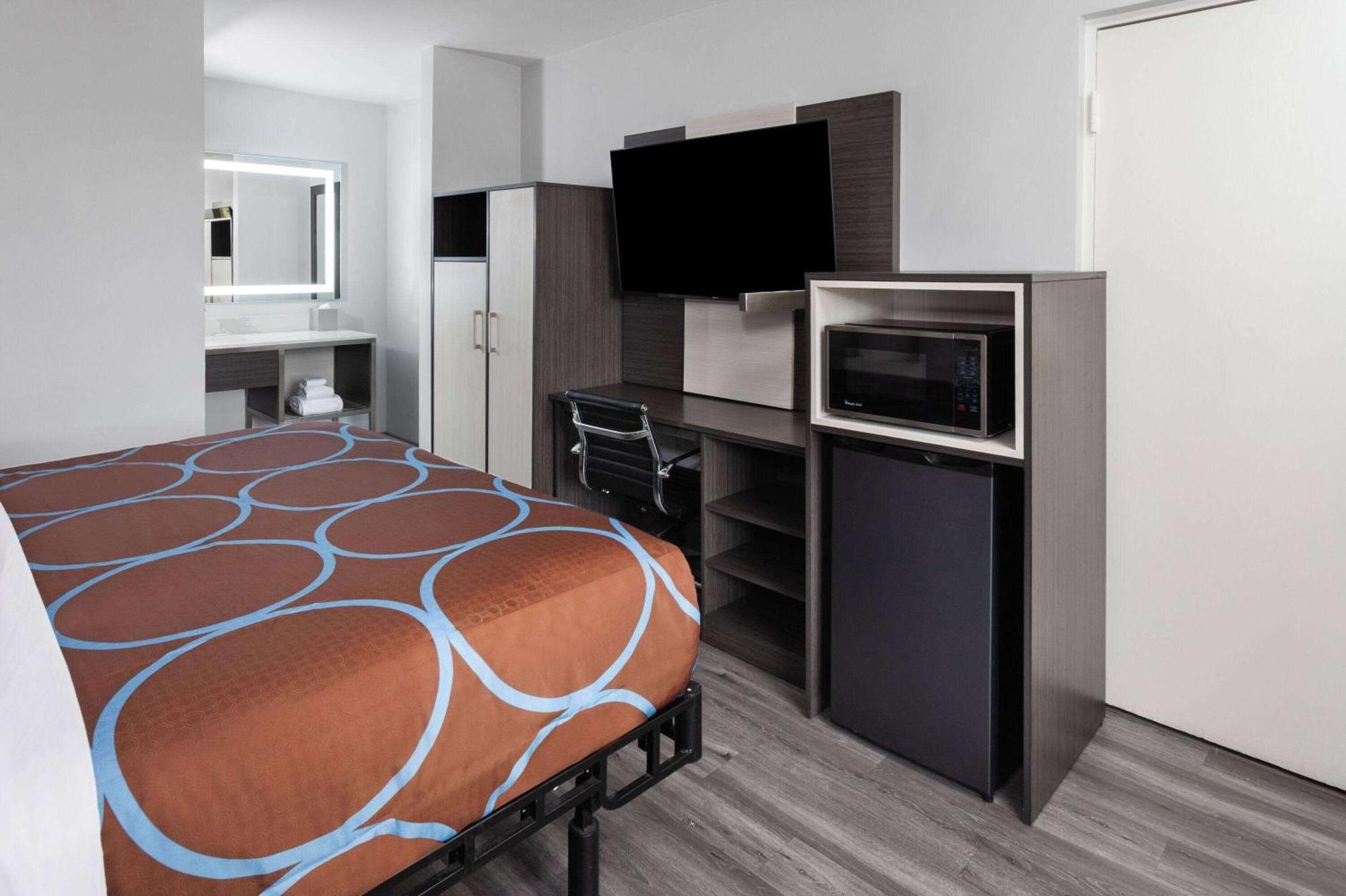 Super 8 By Wyndham Baltimore Northwest Buitenkant foto